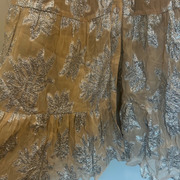 River Island ULTIMATE RUFFLE METALLIC FLORAL LONG SLEEVE DRESS IN LIGHT PINK - Picture 6 of 7